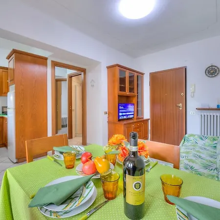 Leonardo House Garden Center - Happy 公寓 *