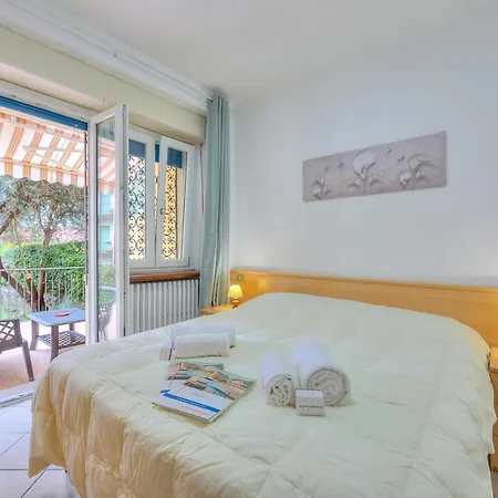 Apartment Leonardo House Garden In Center - Happy Stresa