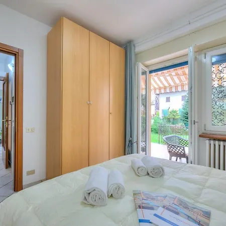 Leonardo House Garden In Center - Happy Apartment Stresa