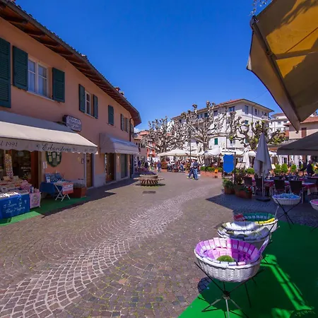 Leonardo House Garden Center - Happy 斯特雷萨