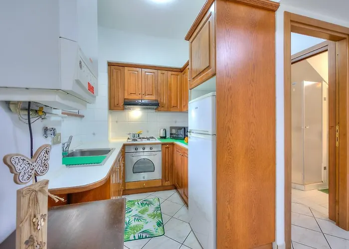 Apartment Leonardo House Garden Center - Happy